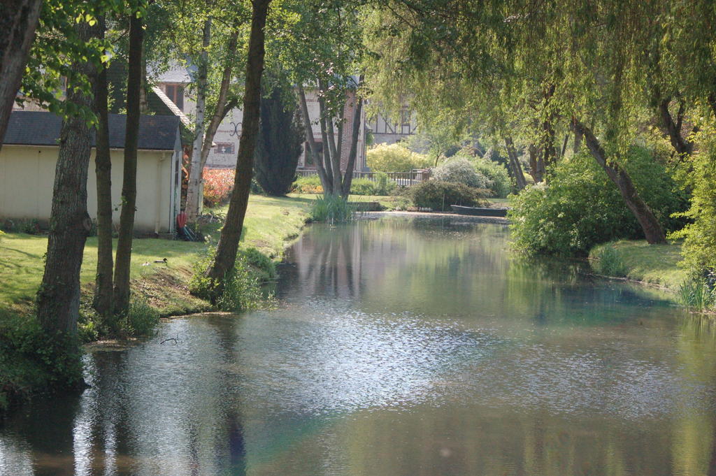 La Chaiserie La Croix-Saint-Leufroy Exterior foto